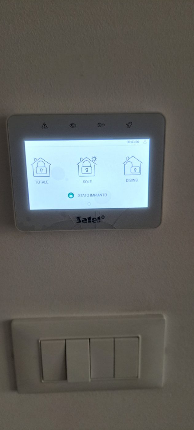 Centrale di allarme antifurto installata da RE Impianti